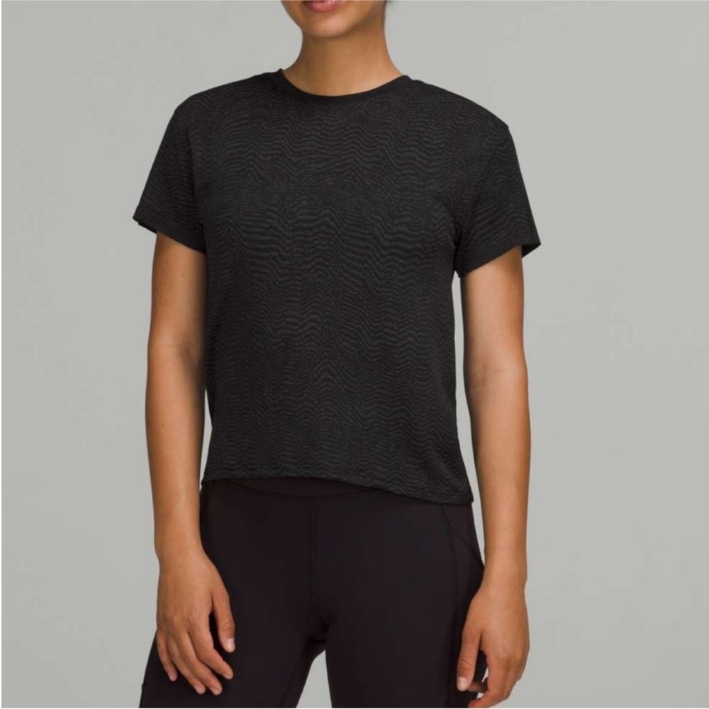 Lululemon Train to be Tee